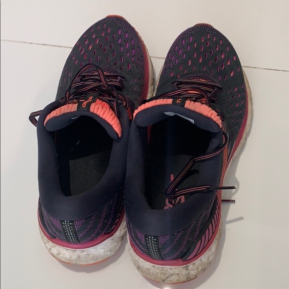 Shoe - Picture 4 of 6